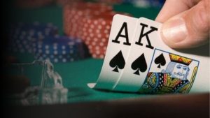 Luật Và Cách Chơi: Hướng Dẫn Chi Tiết Poker Từ Cơ Bản Đến Nâng Cao